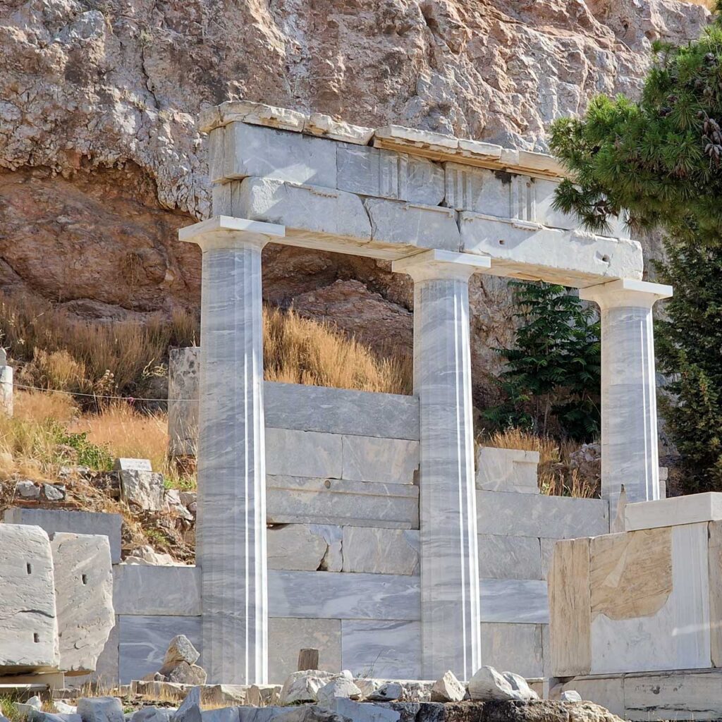 statuario di asclepio acropoli di atene